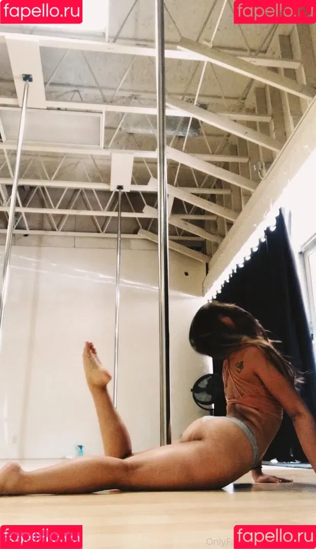 riribunkiki Onlyfans Photo Gallery 