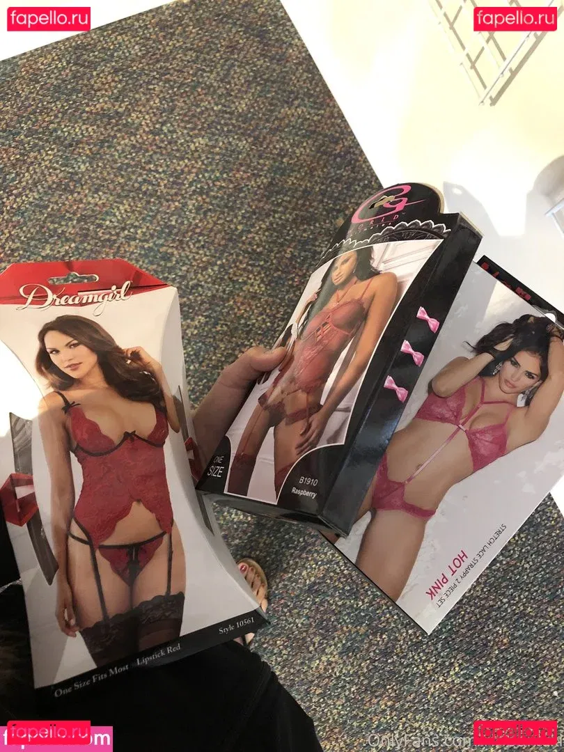 riribunkiki Onlyfans Photo Gallery 