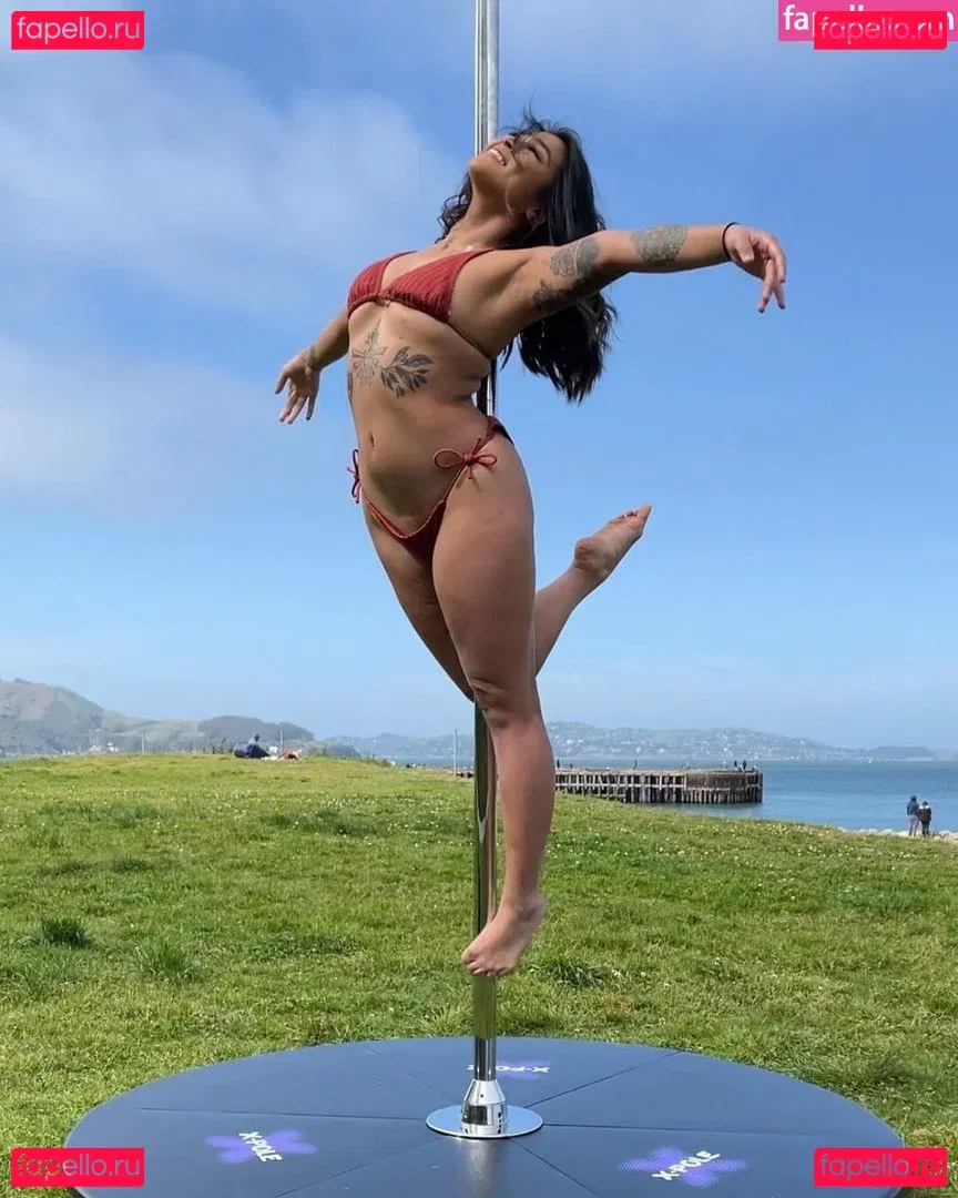 riribunkiki Onlyfans Photo Gallery 