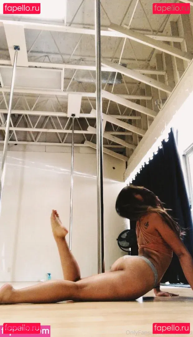 riribunkiki Onlyfans Photo Gallery 