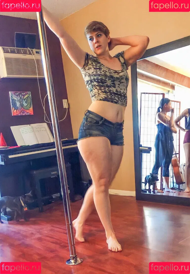 Mindless Entertainment Onlyfans Photo Gallery 