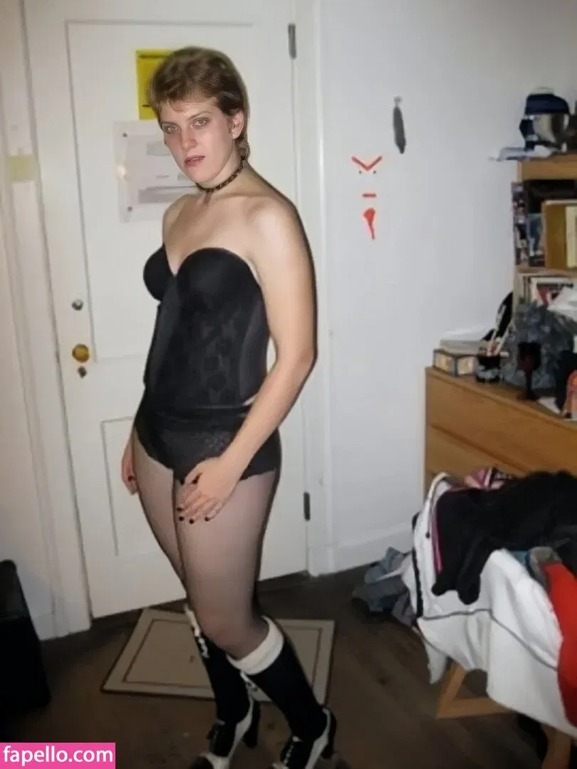 Mindless Entertainment Onlyfans Photo Gallery 