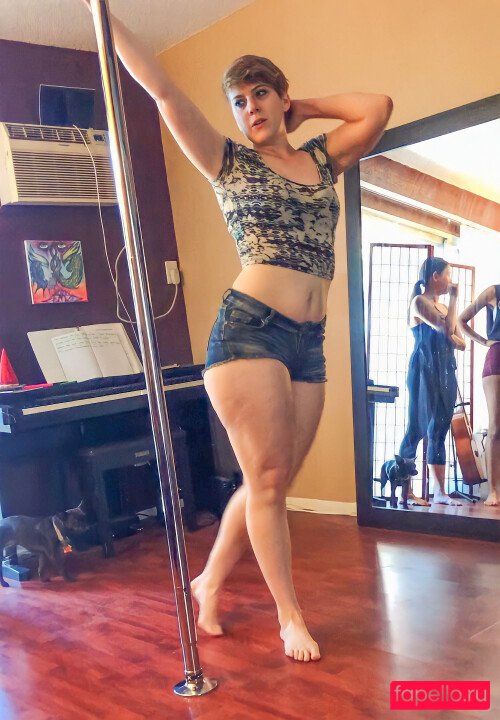 Mindless Entertainment Nude Onlyfans Photo 6