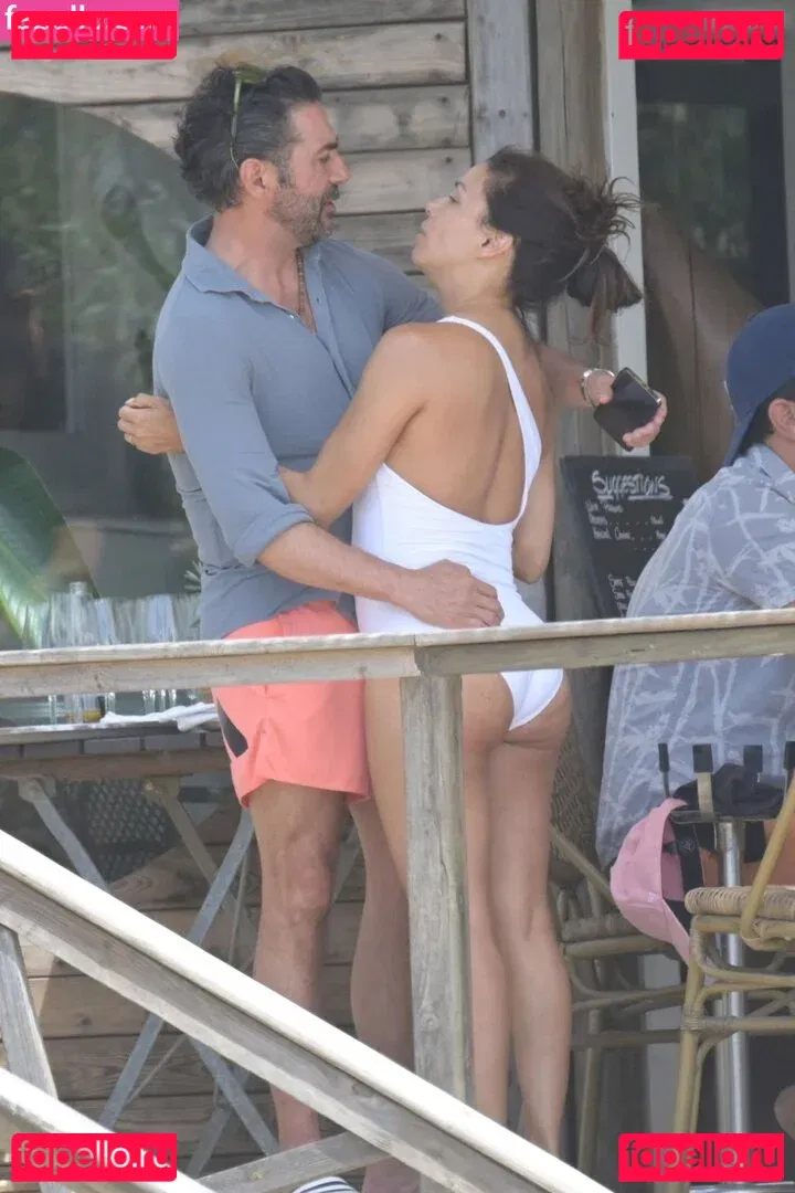 Eva Longoria Onlyfans Photo Gallery 