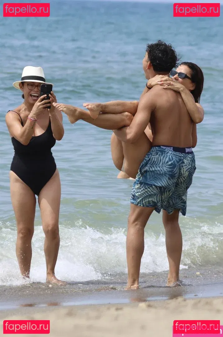 Eva Longoria Onlyfans Photo Gallery 