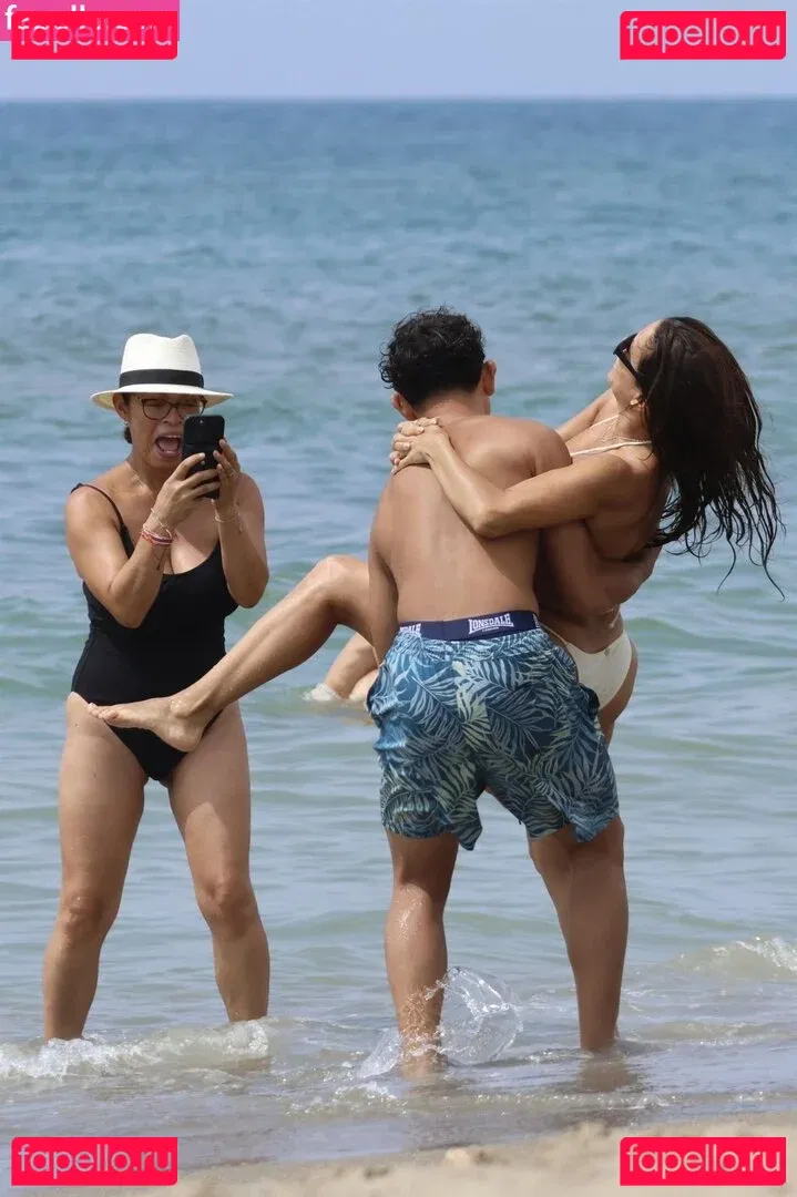 Eva Longoria Onlyfans Photo Gallery 