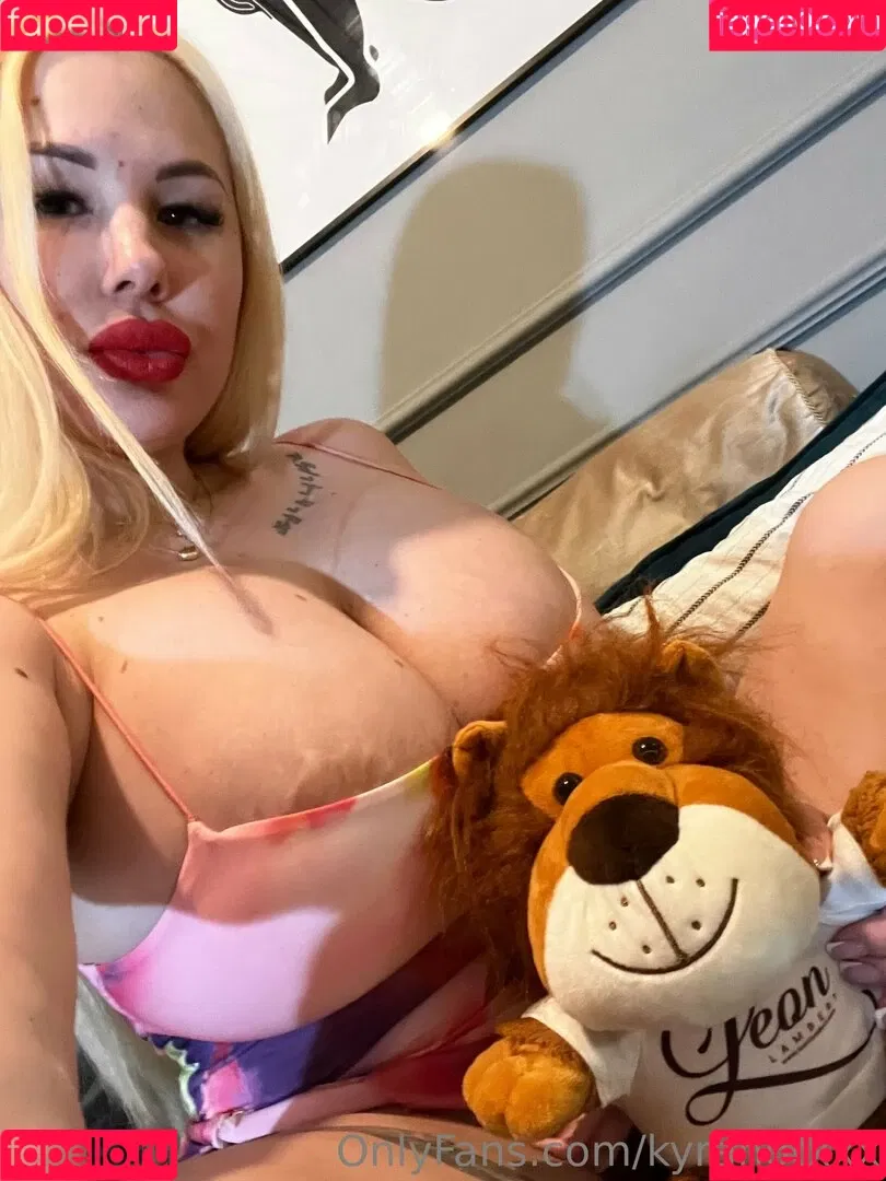 kyrahotxxx Onlyfans Photo Gallery 