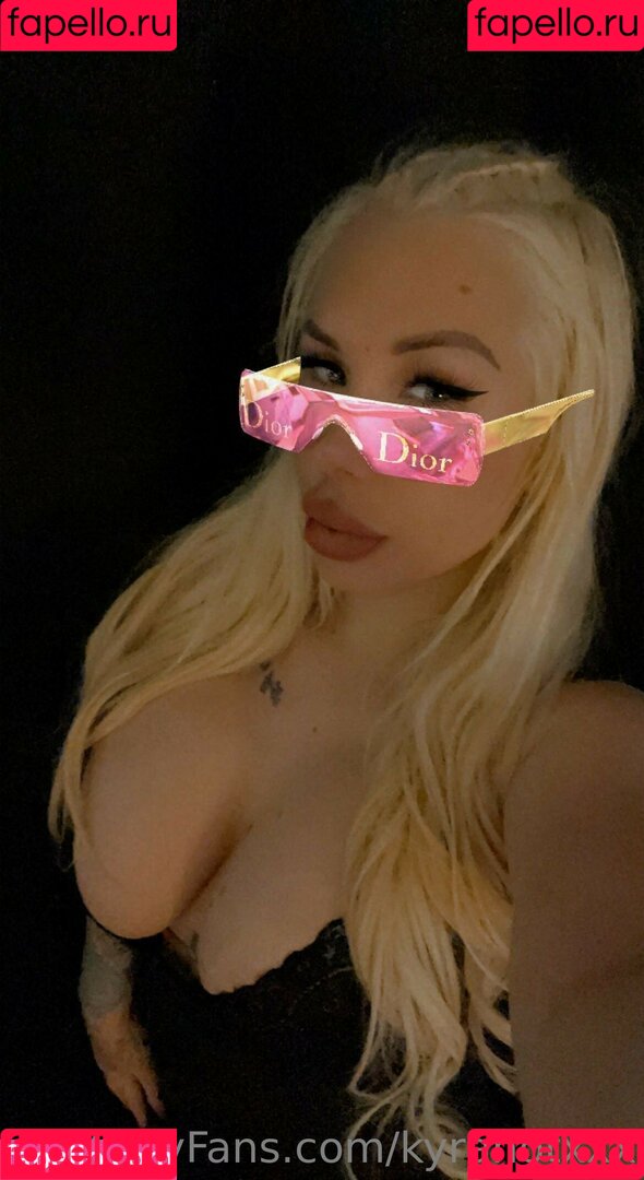 kyrahotxxx Onlyfans Photo Gallery 
