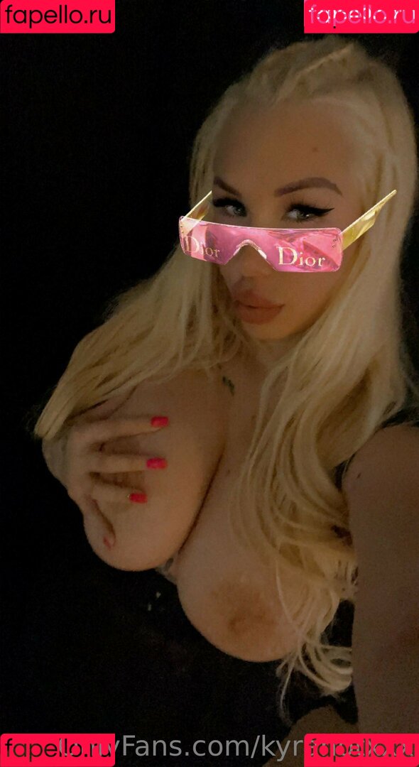 kyrahotxxx Onlyfans Photo Gallery 