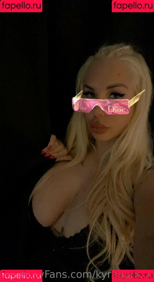 kyrahotxxx Onlyfans Photo Gallery 