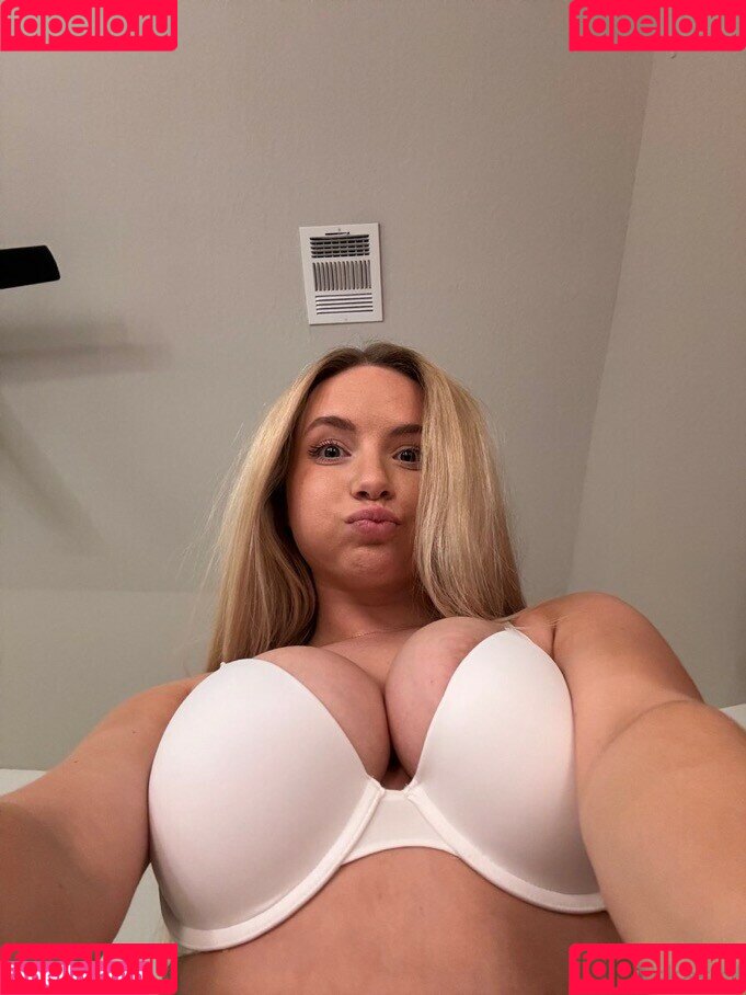 itskasloll Onlyfans Photo Gallery 