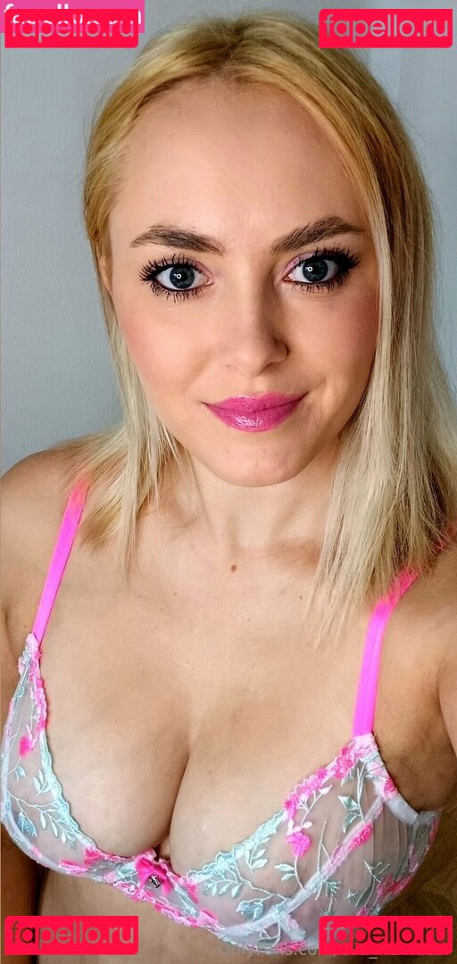 eva_nextdoor Nude Onlyfans Photo 12