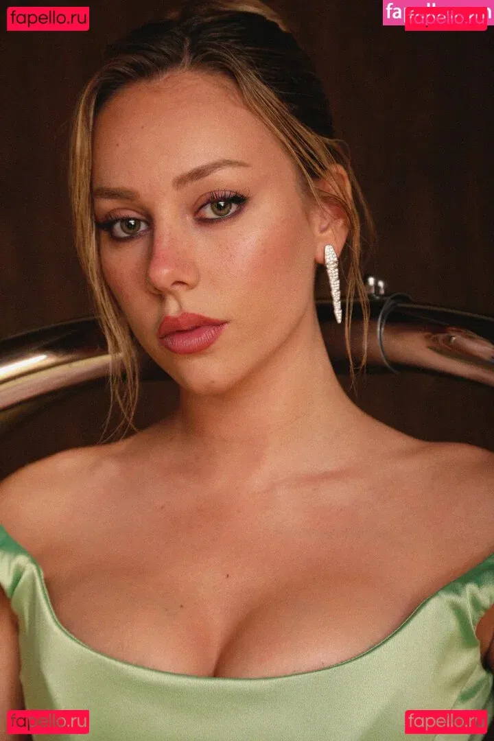 Ester Exposito Onlyfans Photo Gallery 