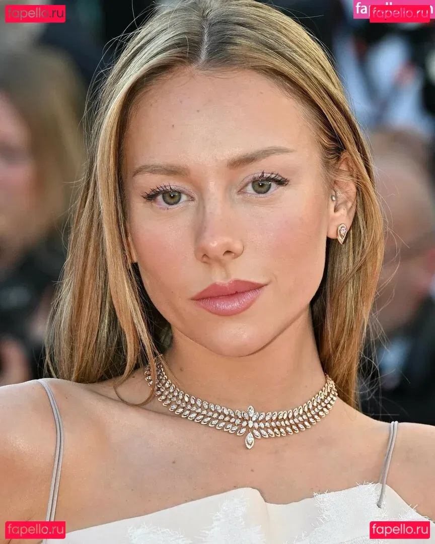 Ester Exposito Onlyfans Photo Gallery 