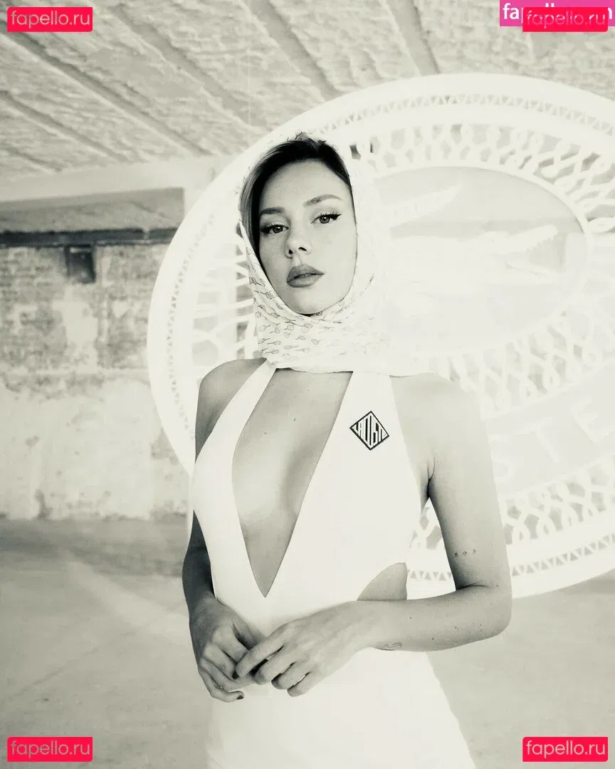 Ester Exposito Onlyfans Photo Gallery 