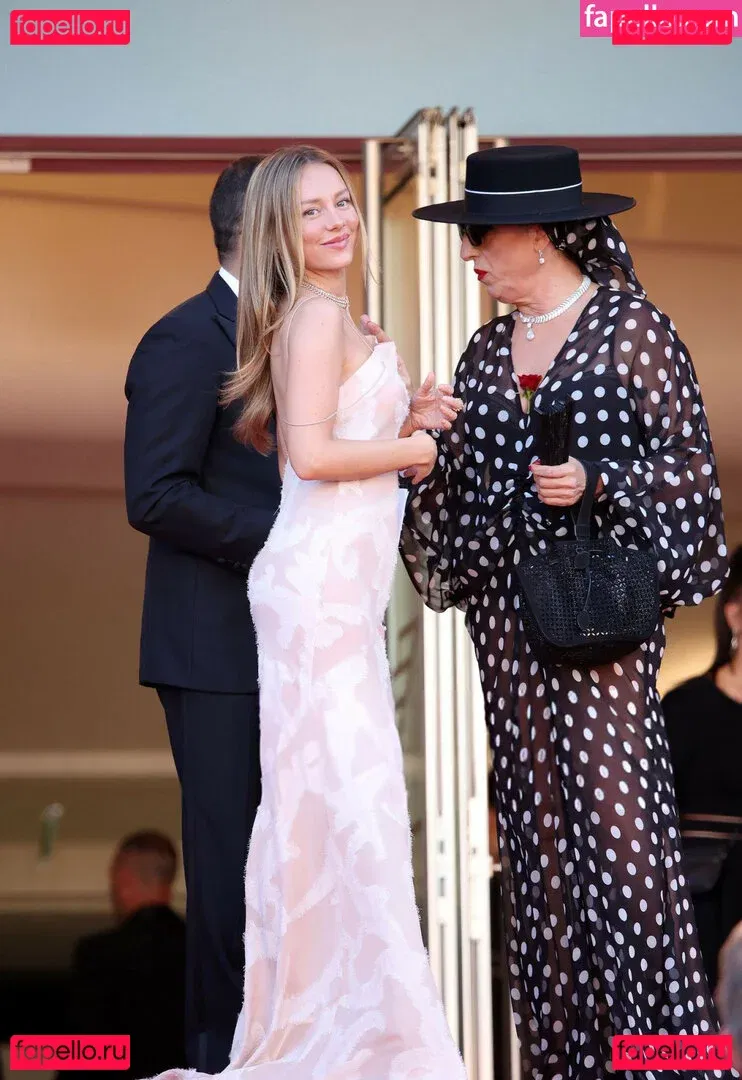 Ester Exposito Onlyfans Photo Gallery 