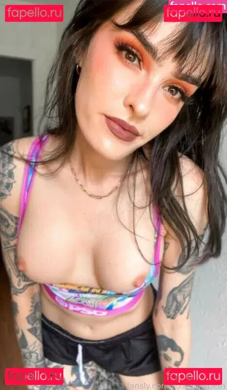 Littlehollybeth Onlyfans Photo Gallery 