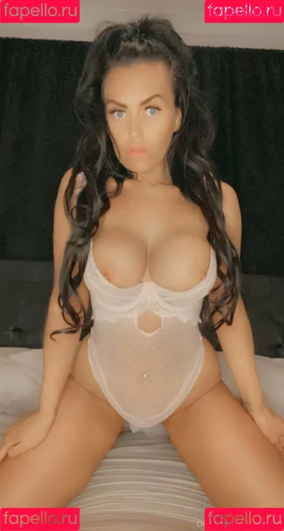 eyethai Onlyfans Photo Gallery 
