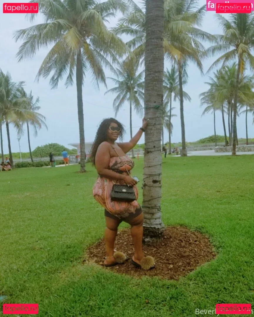 beverlyblue3x Onlyfans Photo Gallery 