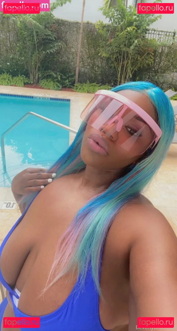 beverlyblue3x Onlyfans Photo Gallery 