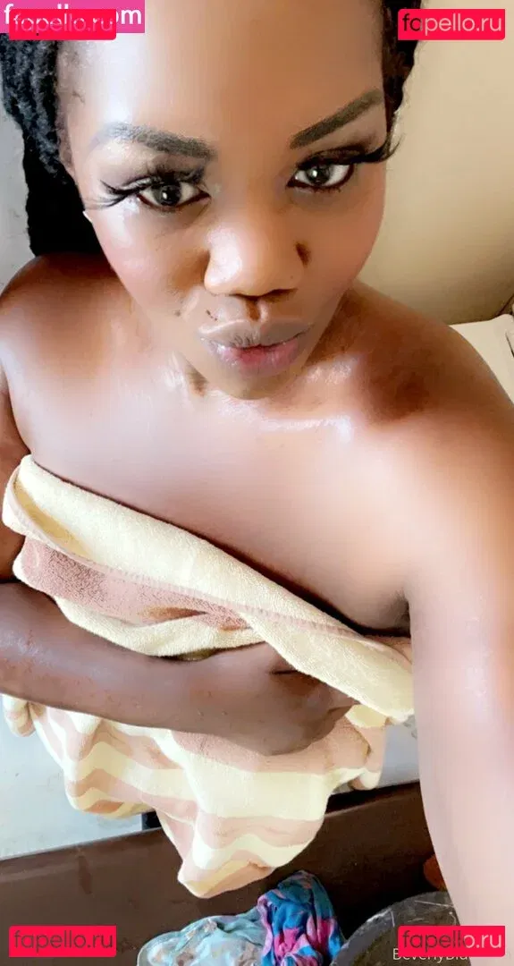 beverlyblue3x Onlyfans Photo Gallery 