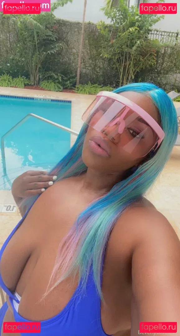 beverlyblue3x Onlyfans Photo Gallery 