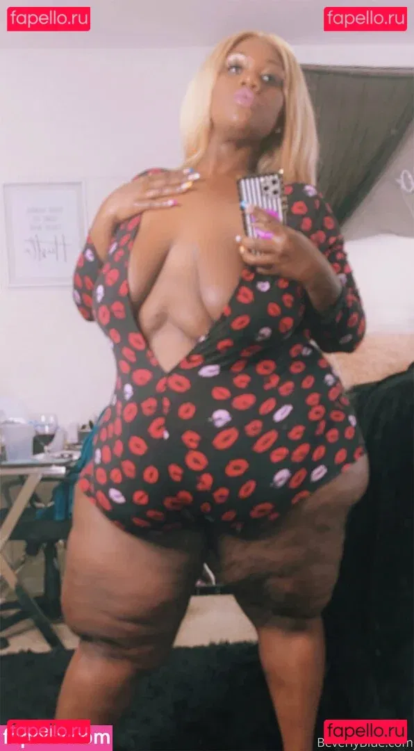 beverlyblue3x Onlyfans Photo Gallery 