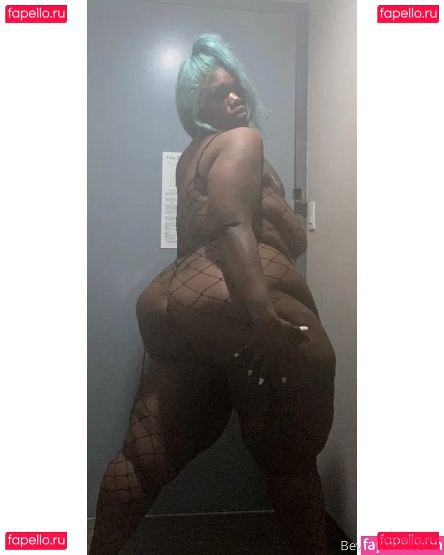 beverlyblue3x Onlyfans Photo Gallery 