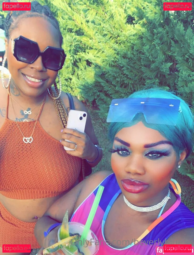 beverlyblue3x Onlyfans Photo Gallery 