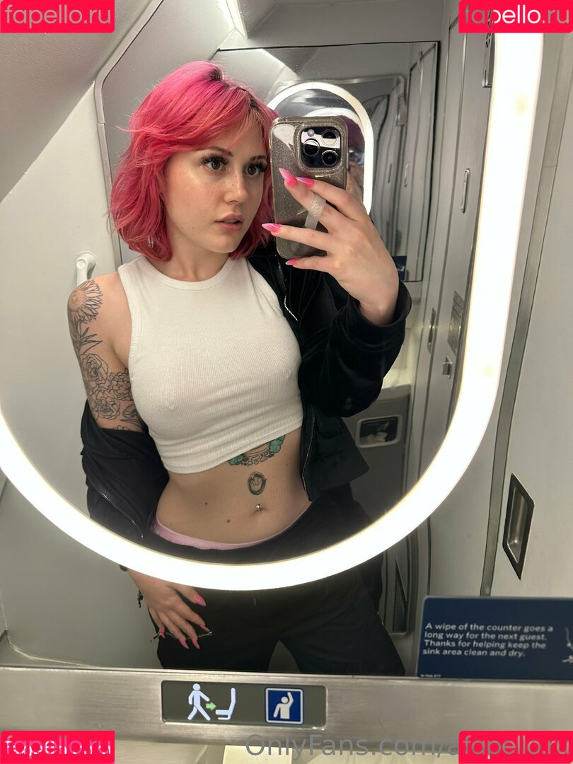 aziebugx Onlyfans Photo Gallery 