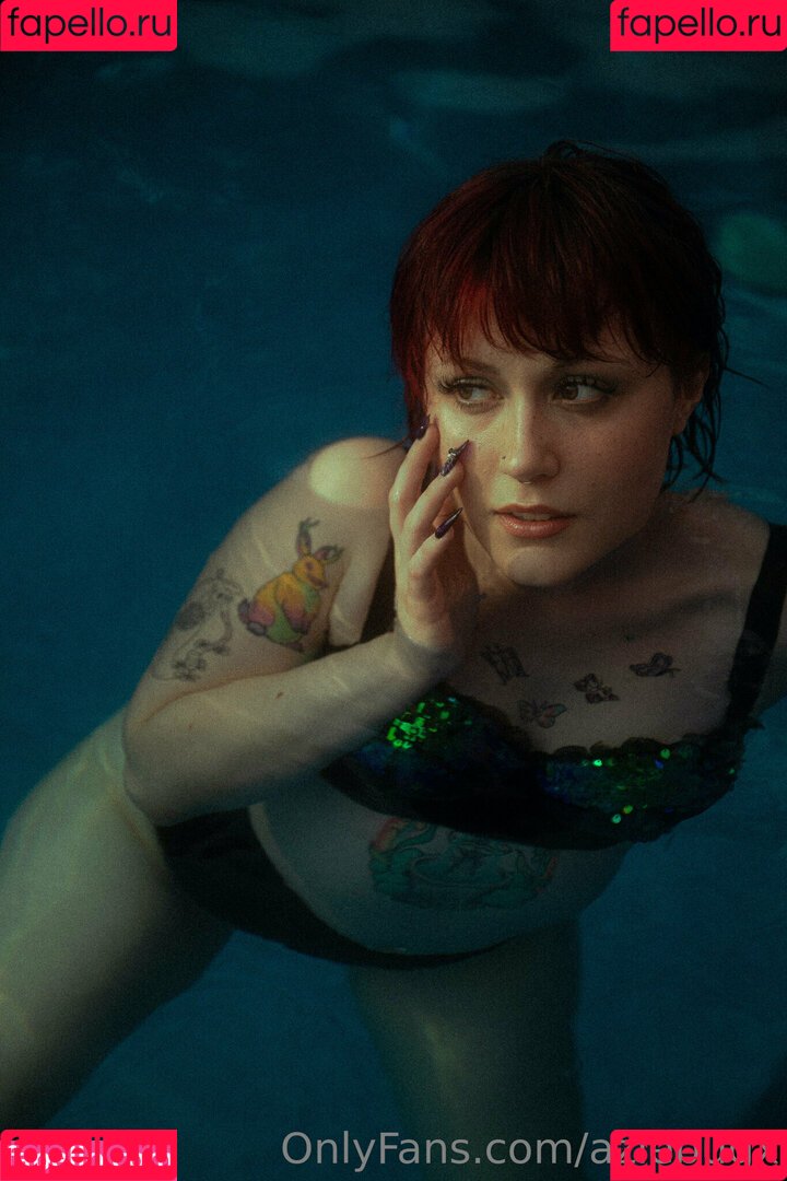 aziebugx Onlyfans Photo Gallery 