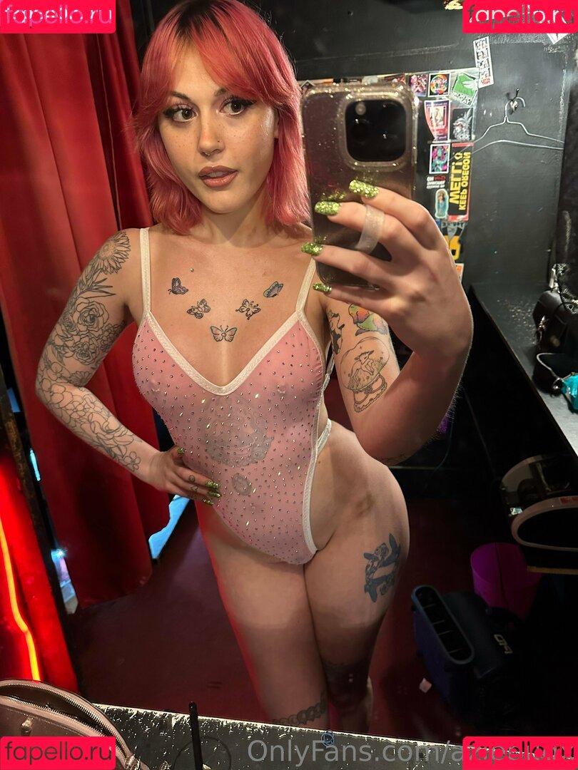 aziebugx Onlyfans Photo Gallery 