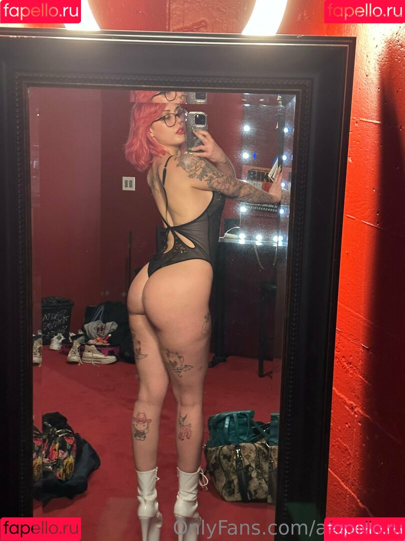 aziebugx Onlyfans Photo Gallery 