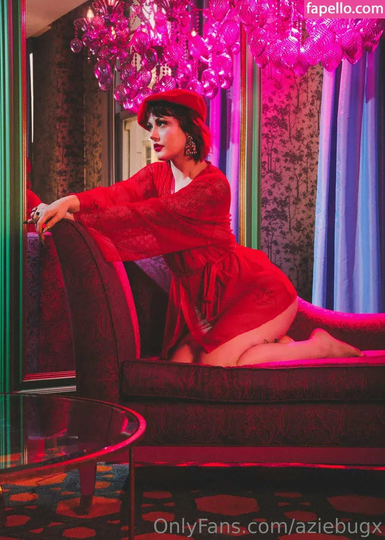 aziebugx Onlyfans Photo Gallery 