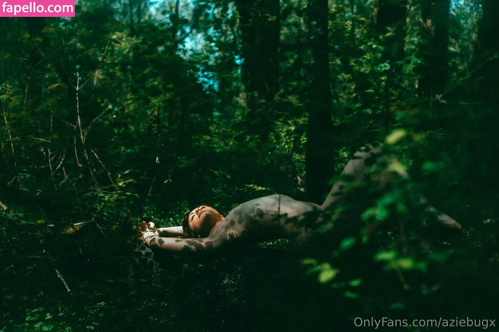 aziebugx Onlyfans Photo Gallery 