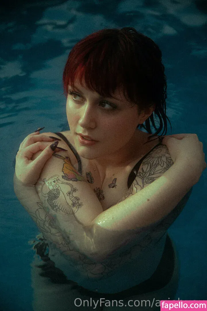 aziebugx Onlyfans Photo Gallery 