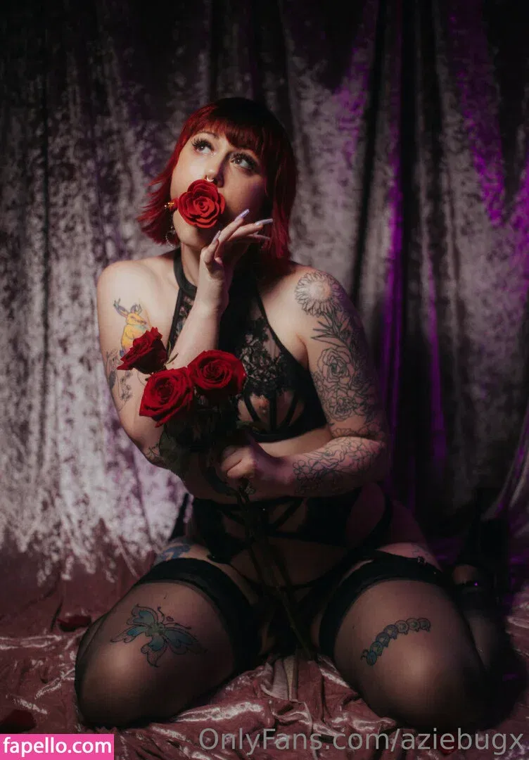 aziebugx Onlyfans Photo Gallery 