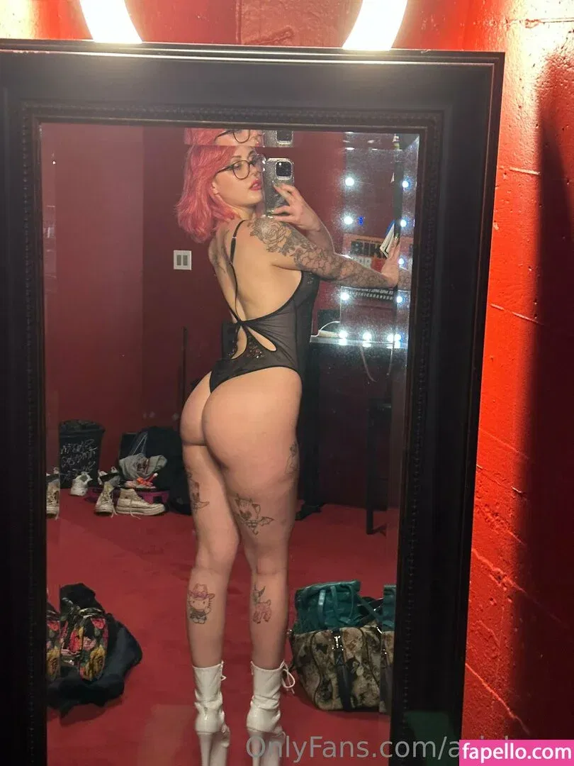 aziebugx Onlyfans Photo Gallery 