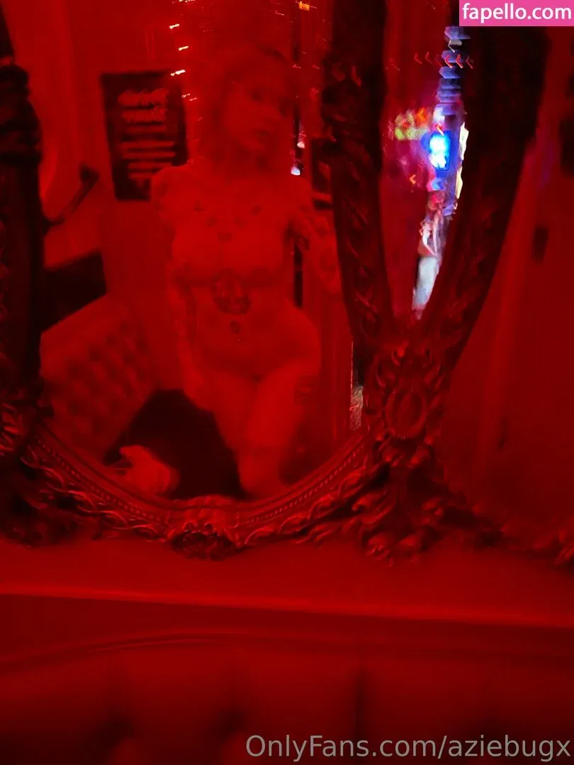 aziebugx Onlyfans Photo Gallery 