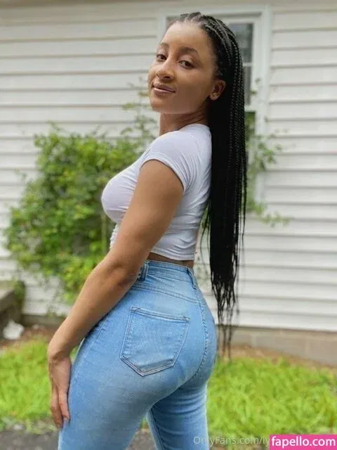 Alyssa Maxwell Onlyfans Photo Gallery 