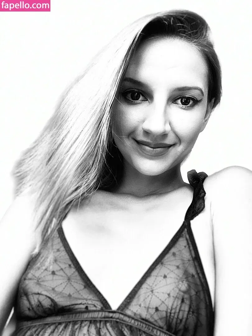 a1isa Onlyfans Photo Gallery 