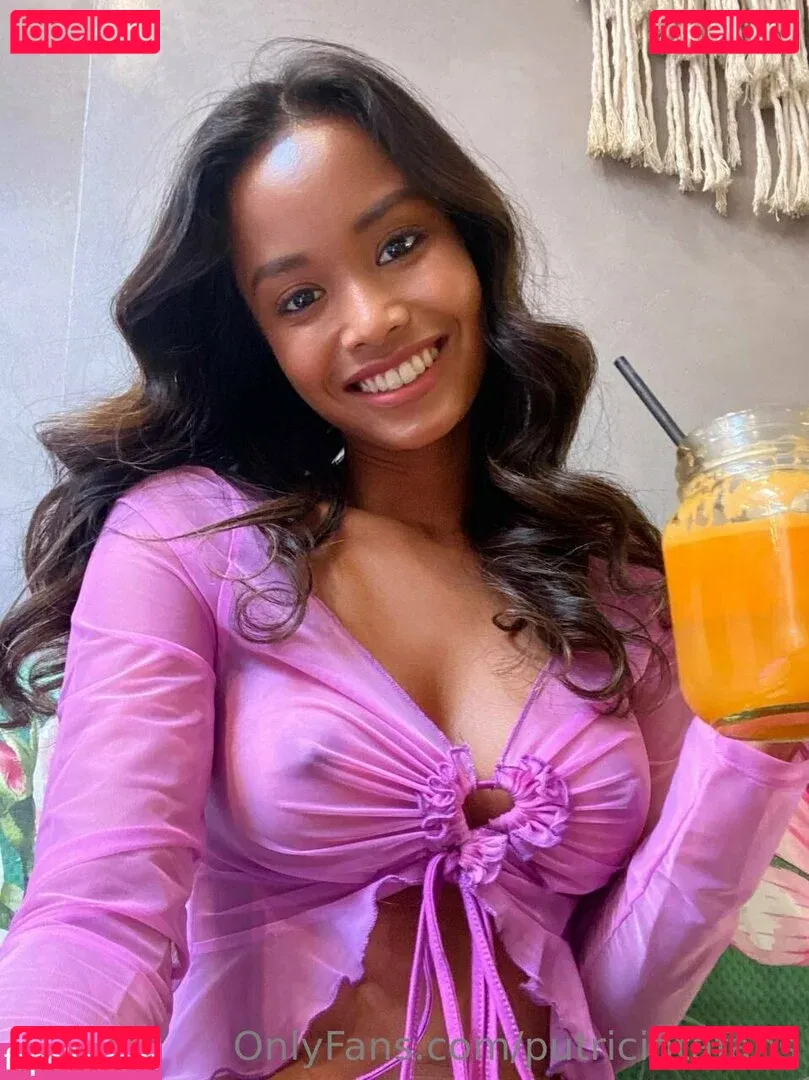 putricintafans Onlyfans Photo Gallery 