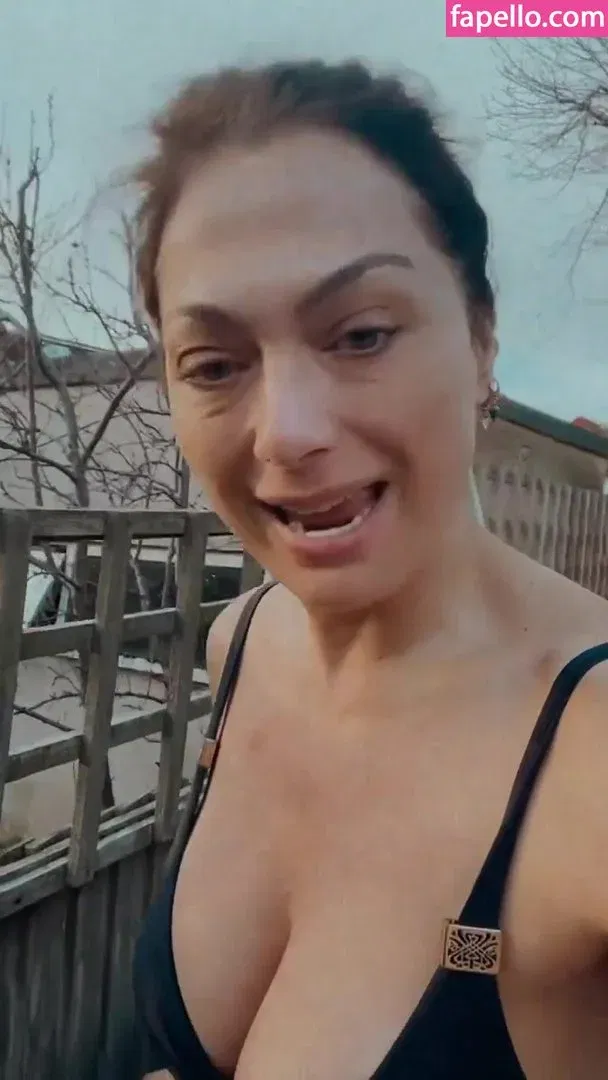 bigtittyemma Onlyfans Photo Gallery 