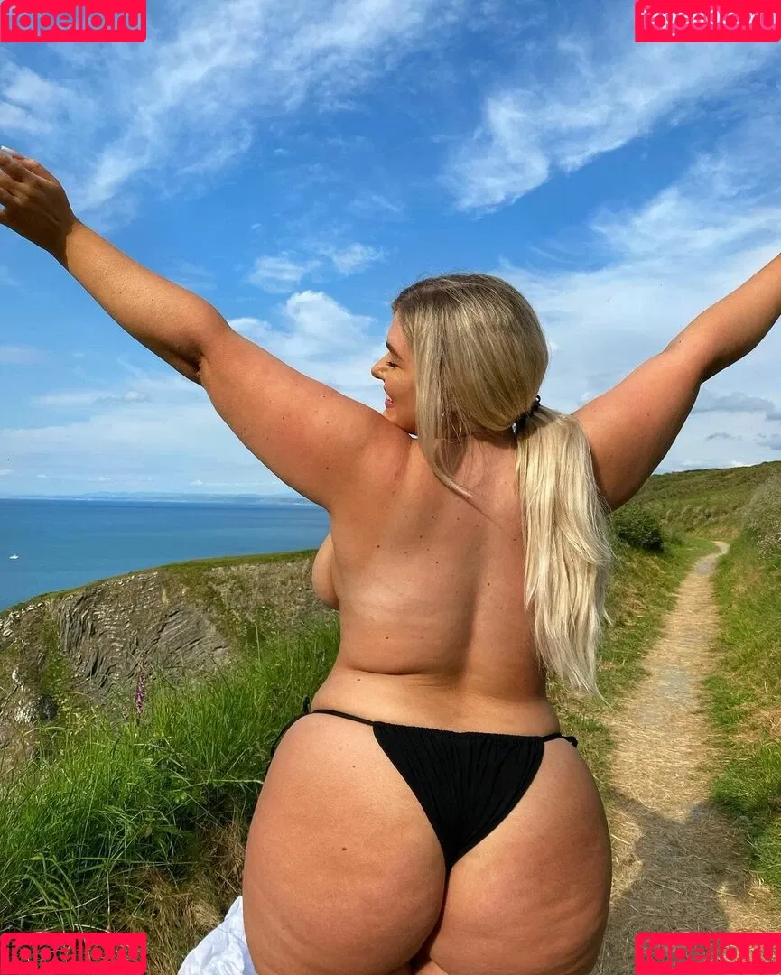 Izzy Nicholls Onlyfans Photo Gallery 