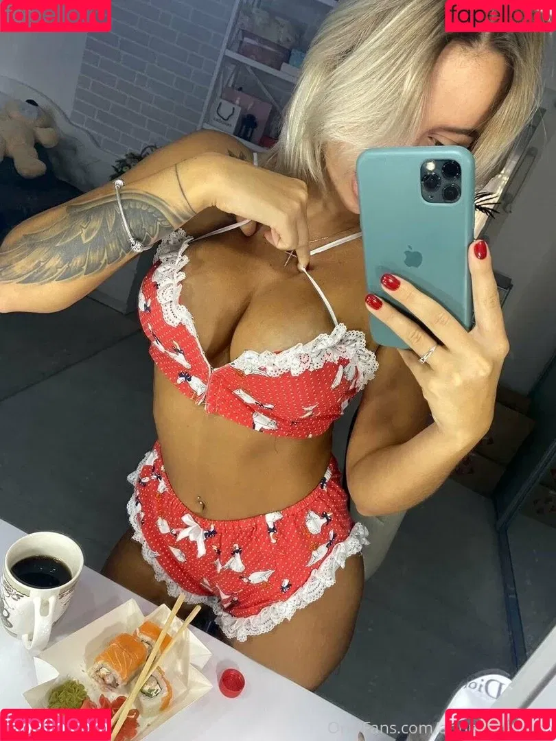 annpergibenko Onlyfans Photo Gallery 