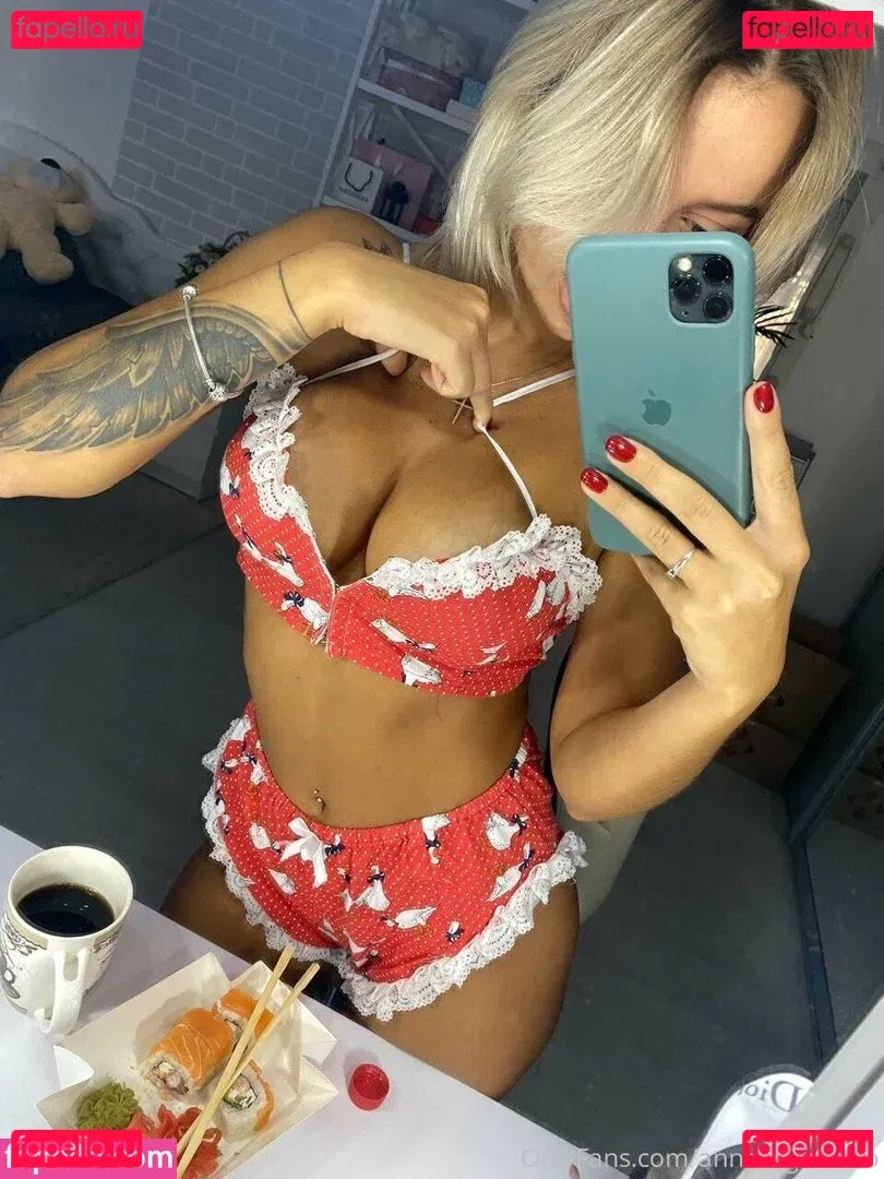 annpergibenko Onlyfans Photo Gallery 