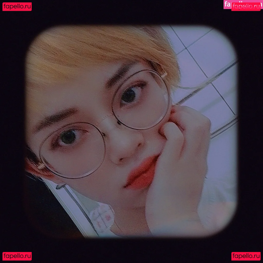 EmotionalBirdy Onlyfans Photo Gallery 