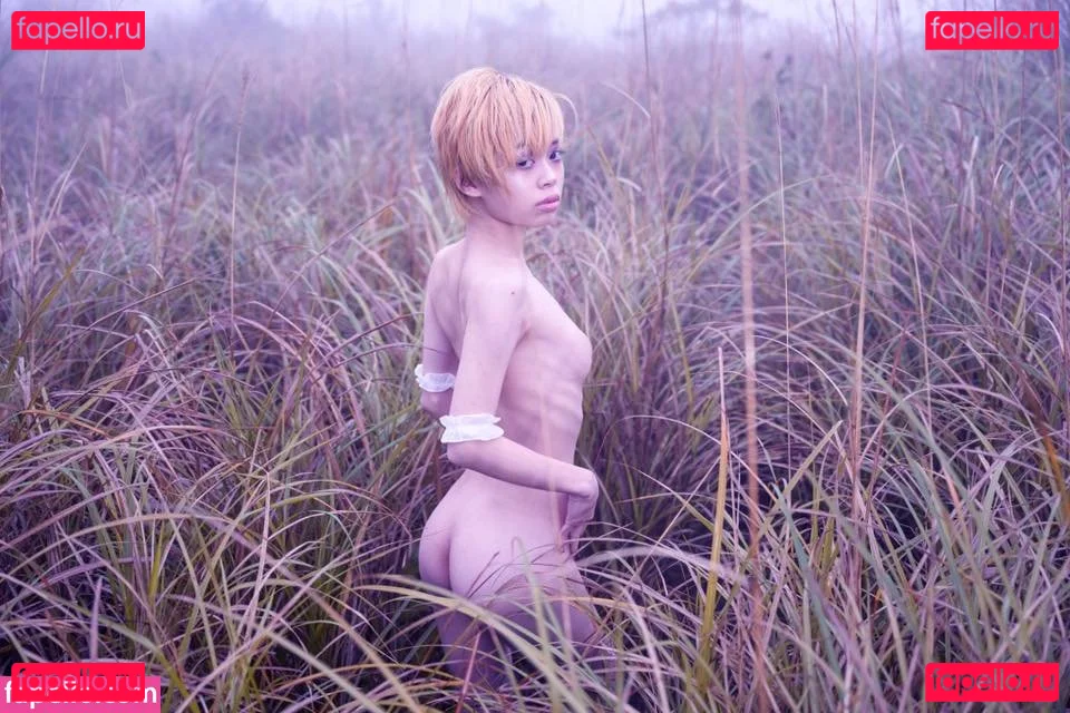 EmotionalBirdy Onlyfans Photo Gallery 