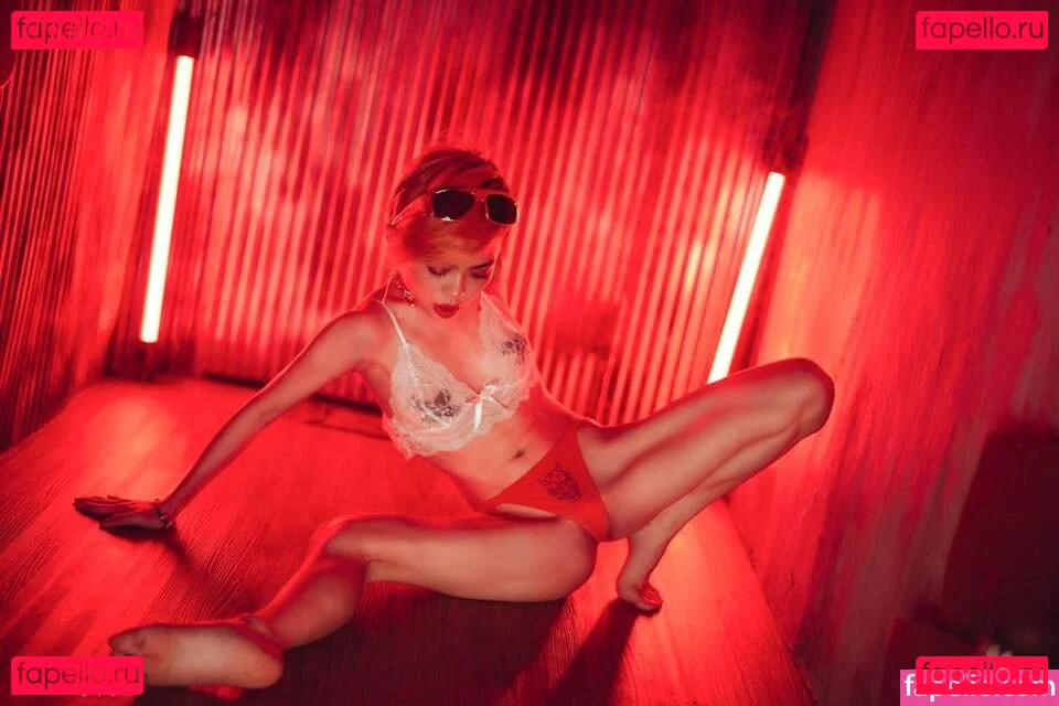 EmotionalBirdy Onlyfans Photo Gallery 