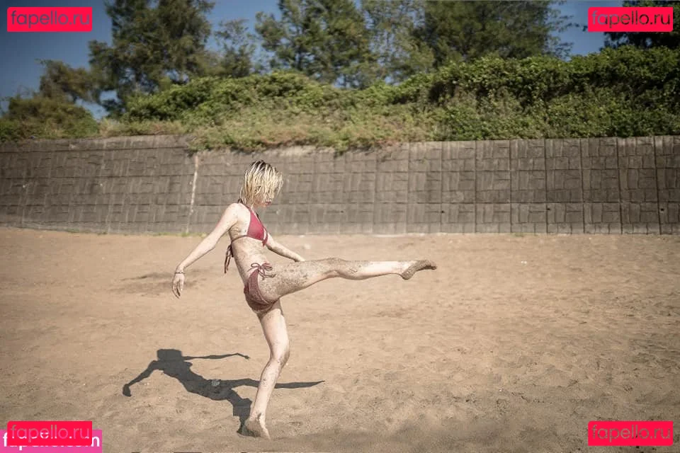 EmotionalBirdy Onlyfans Photo Gallery 